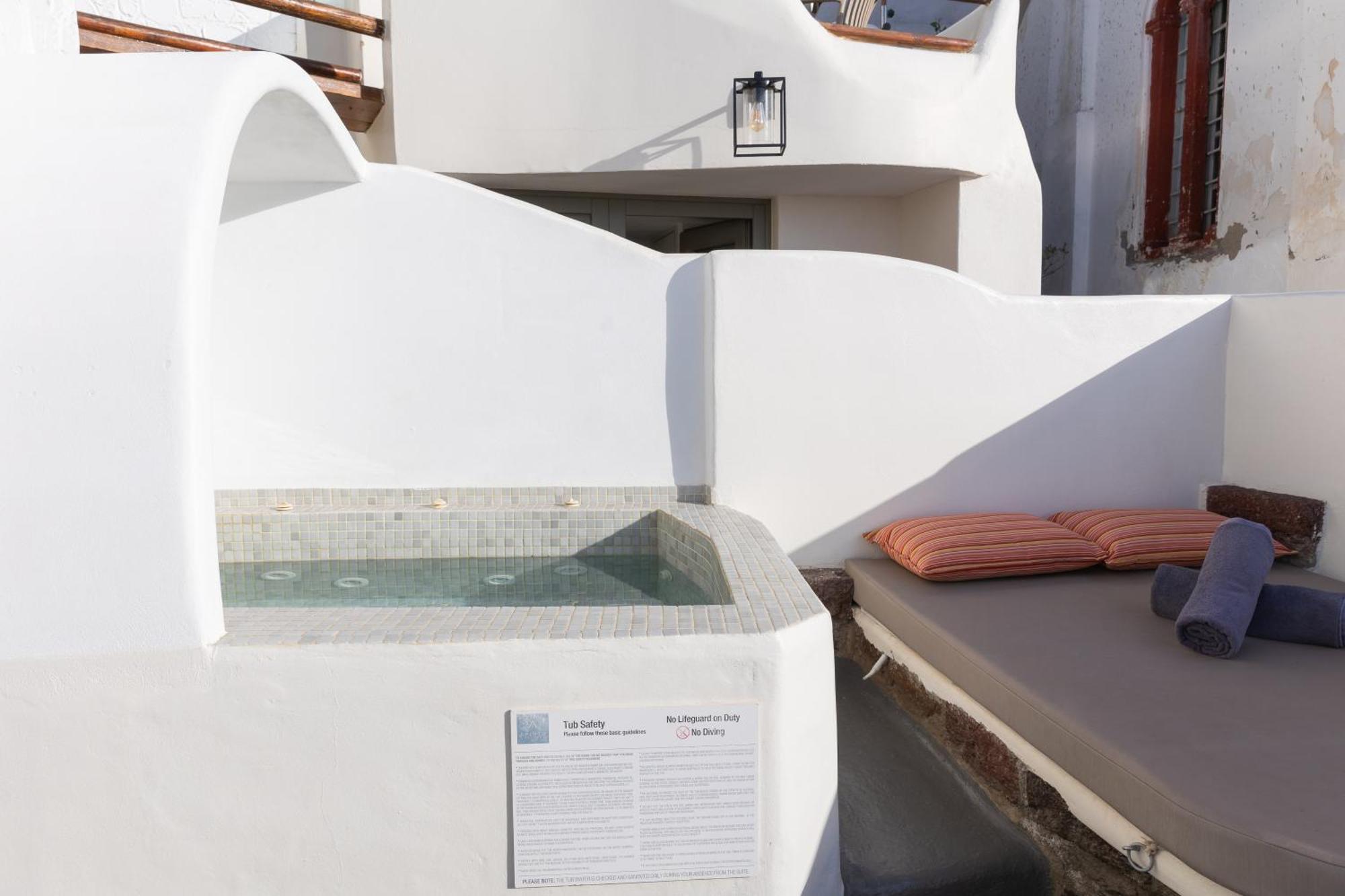 Aperto Suites - Adults Only Fira  Exterior photo
