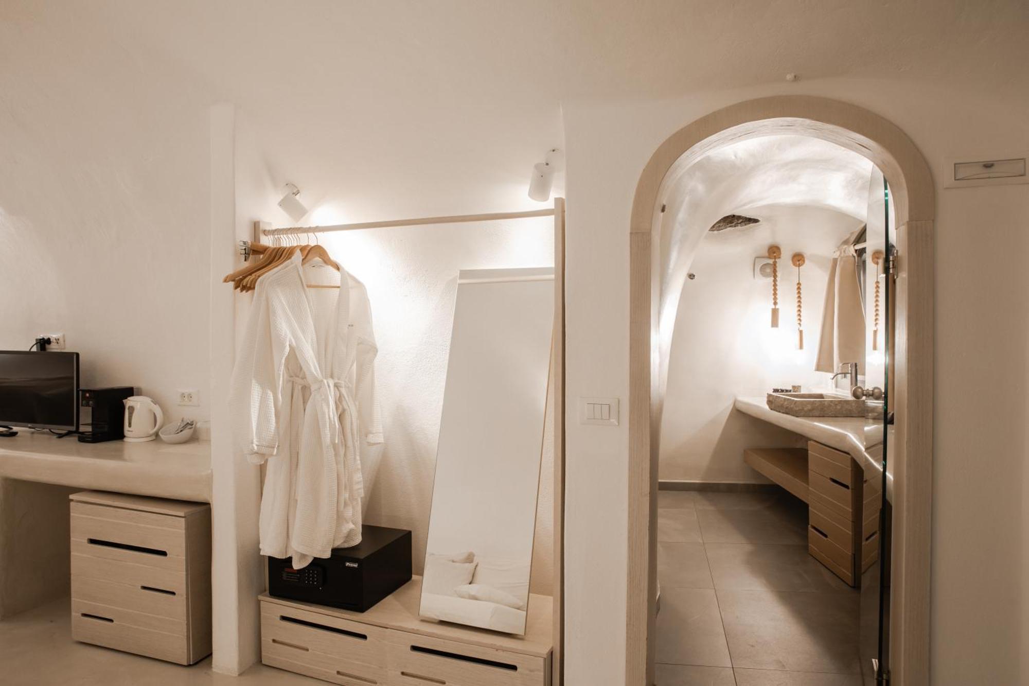 Aperto Suites - Adults Only Fira  Exterior photo