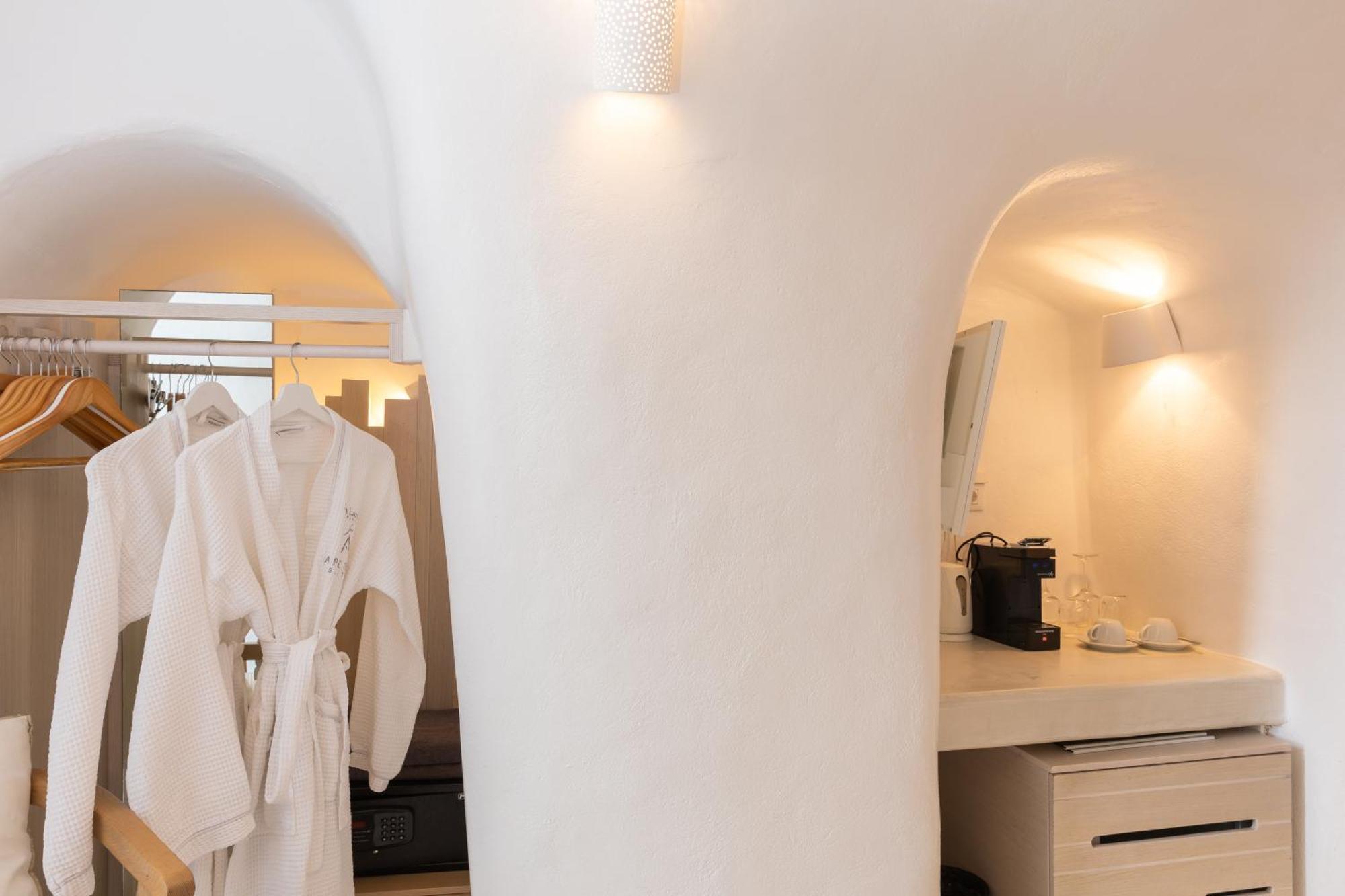 Aperto Suites - Adults Only Fira  Exterior photo